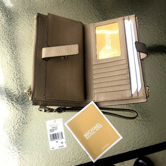 Michael Kors beige leather double zipper wristlet - Picture 4 of 7